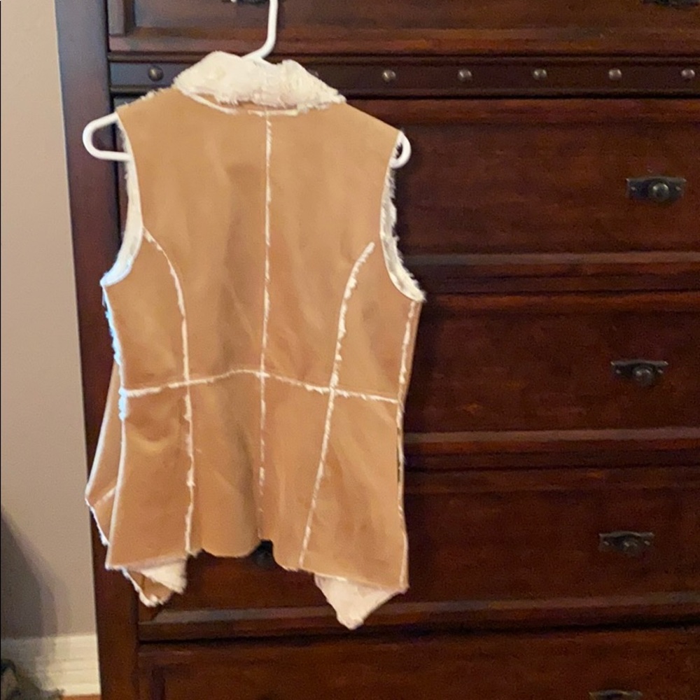Vest - Picture 2 of 2